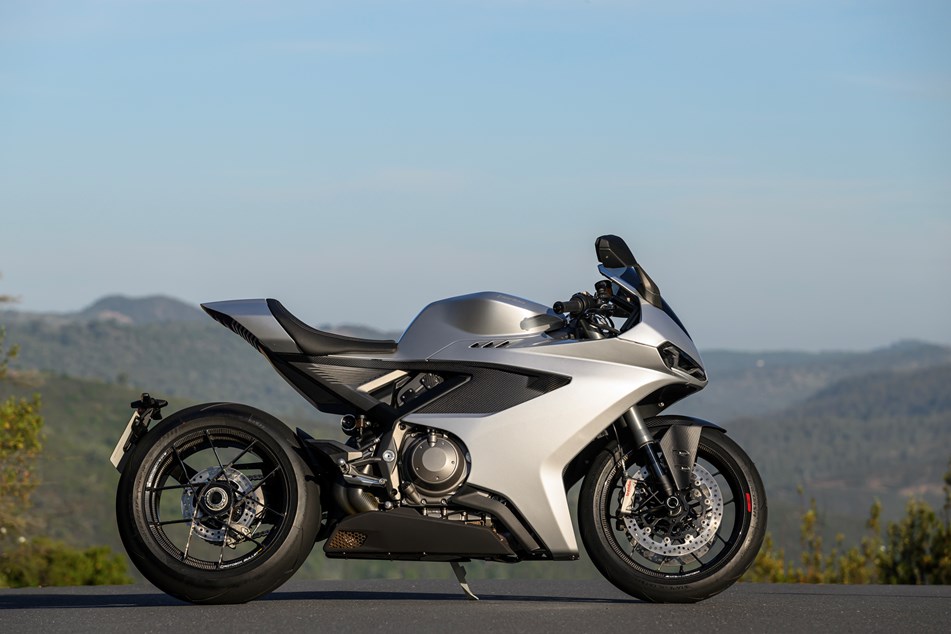 2026-on Norton Manx R Signature review | Return of the Manx