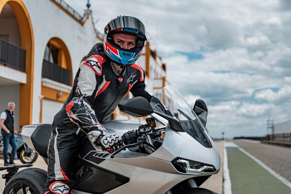 2026-on Norton Manx R Signature review | Return of the Manx