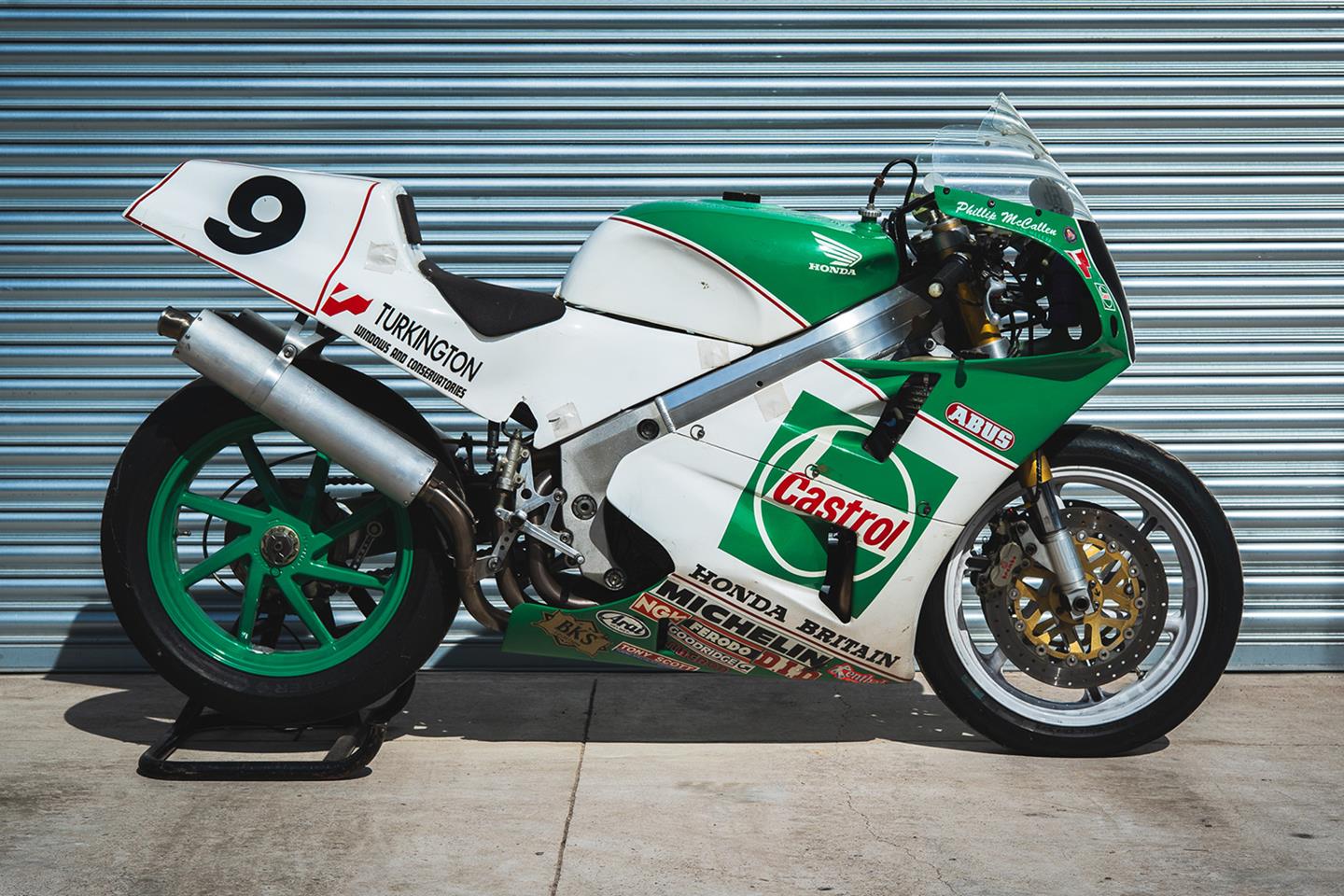 【ヒョードル】モーター 750w Joey Dunlop Honda VFR750R RC30 race bike heads to auction