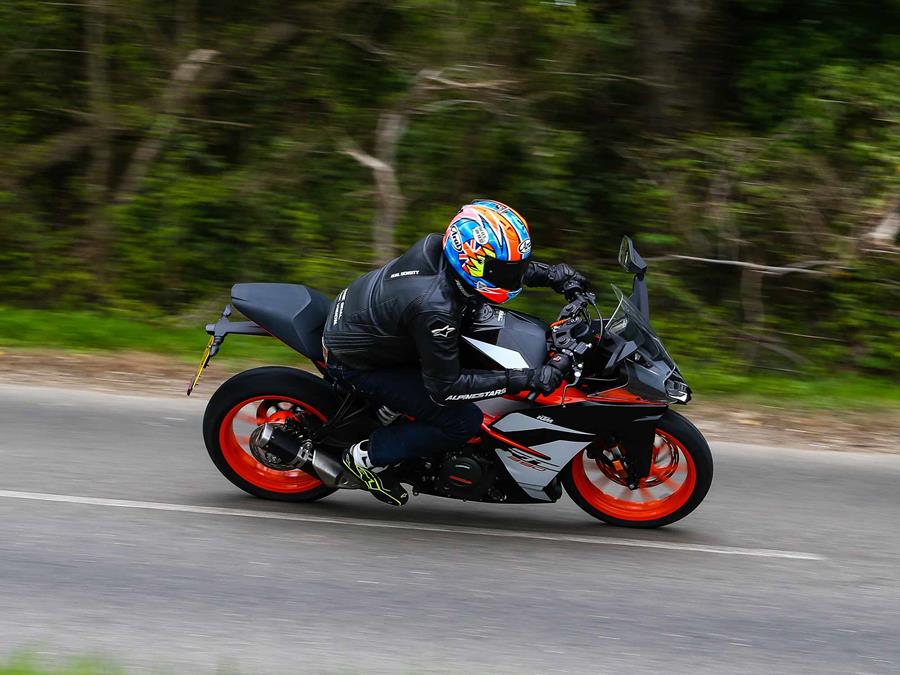 Riding the KTM RC390 on the road