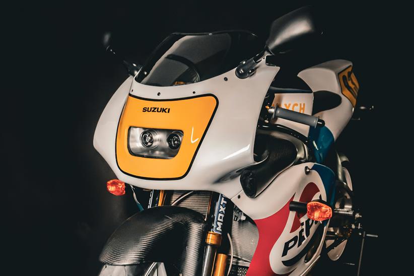 Suzuki GSX-R1000R superbike transformed into retro stunner