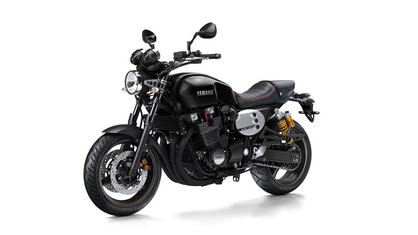 2015 Yamaha XJR1300, studio image