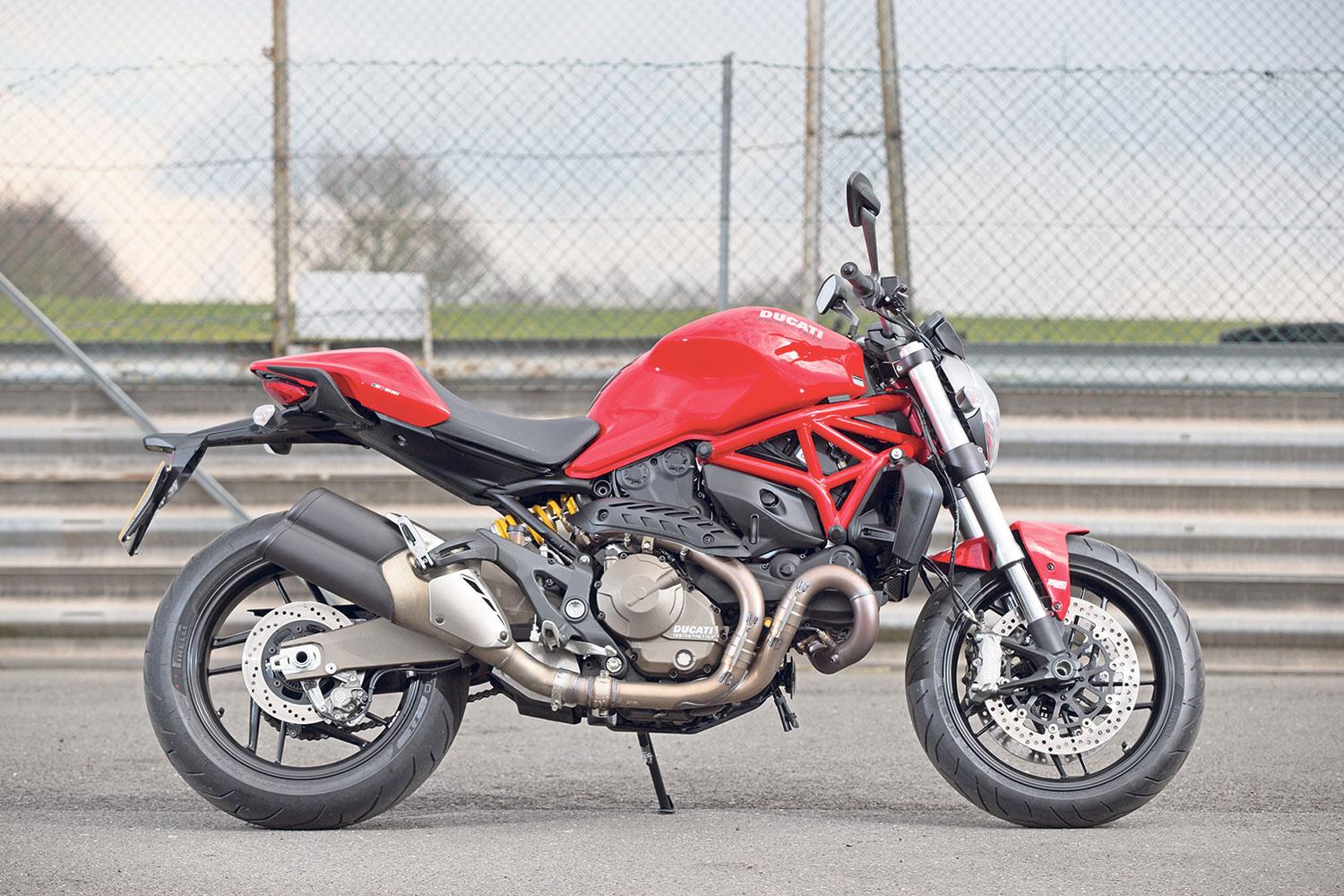Ducati offers loose accessories with Monster 821 1