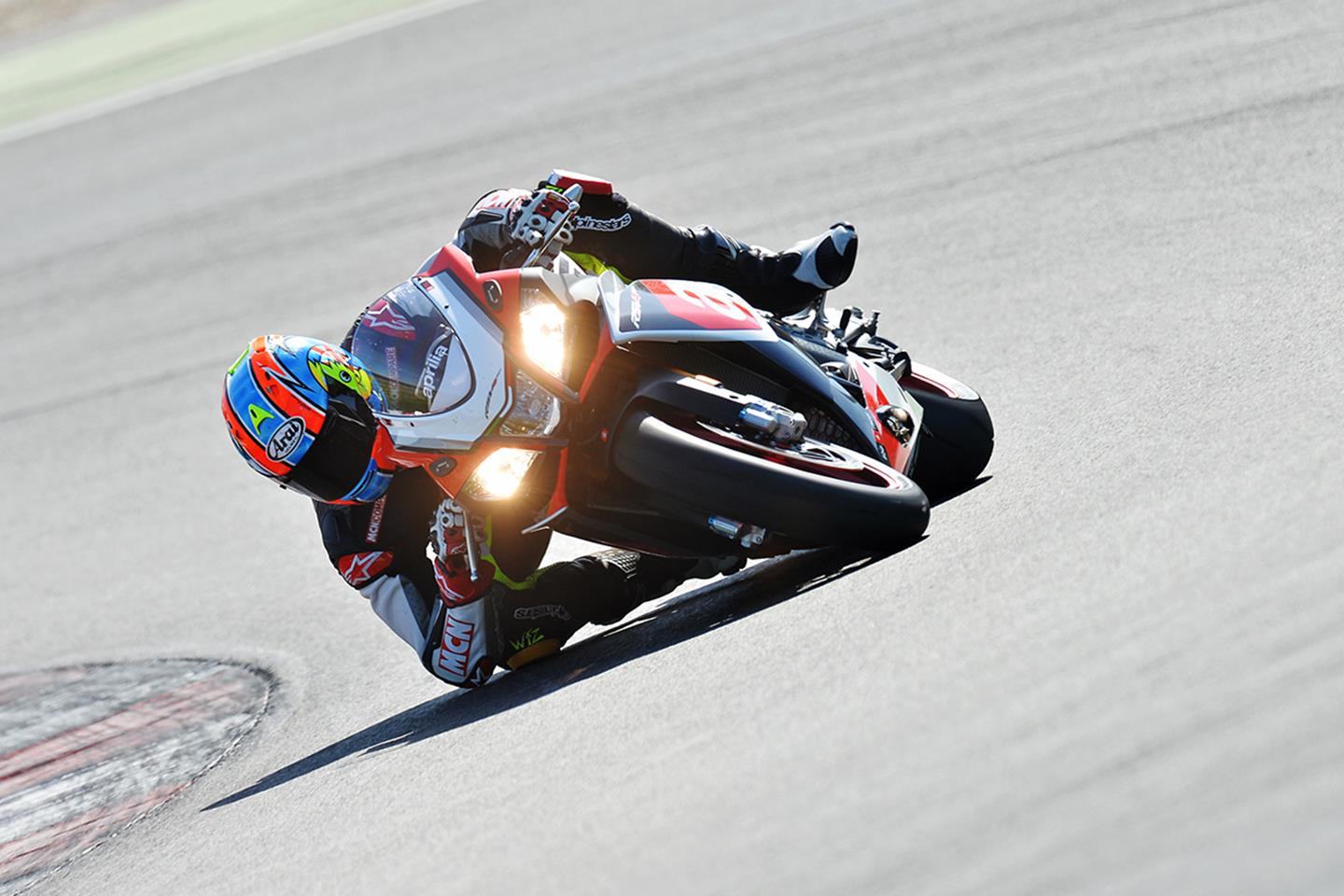 APRILIA RSV4 RF (2015-on) Review | Speed, Specs \u0026 Prices | MCN