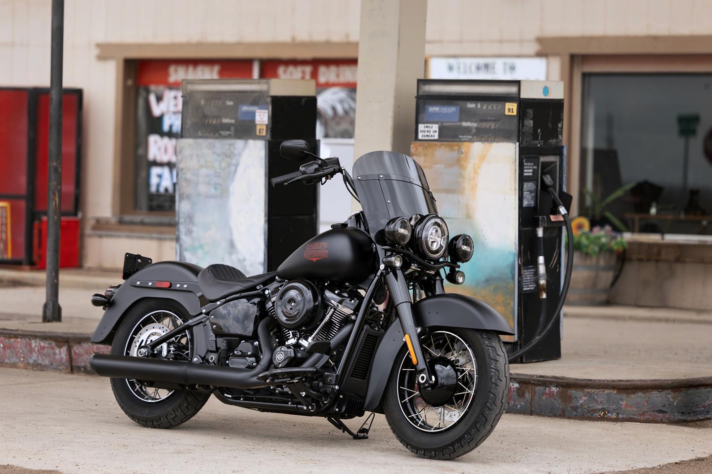 Harley-Davidson Deadwood cruiser arrives in select markets
