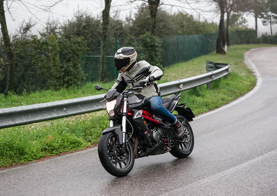 BENELLI BN302 (2015-on) Review | Speed, Specs & Prices