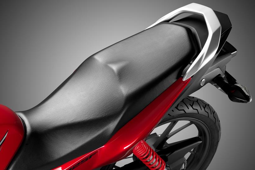 2015 Honda CB125F, combined rider and passenger seat 