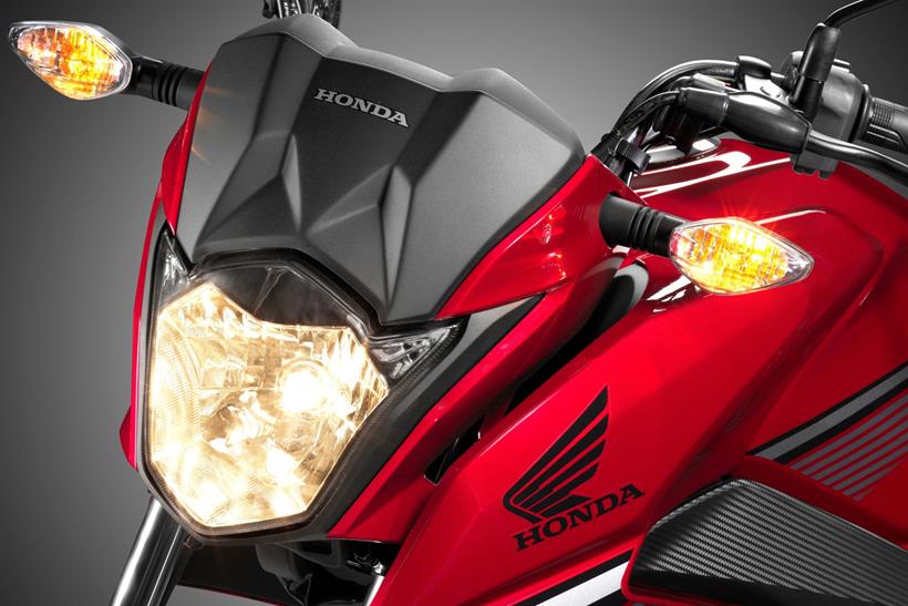 2015 Honda CB125F, close up of the headlight