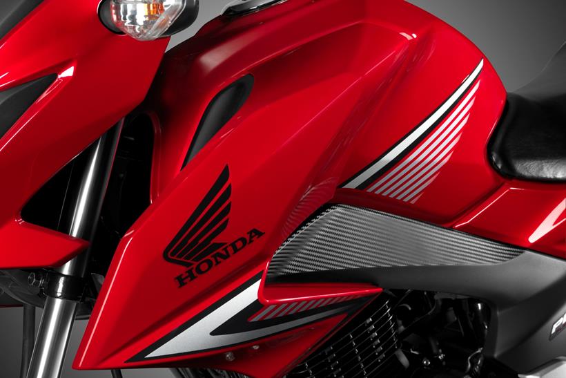 2015 Honda CB125F, left side bodywork