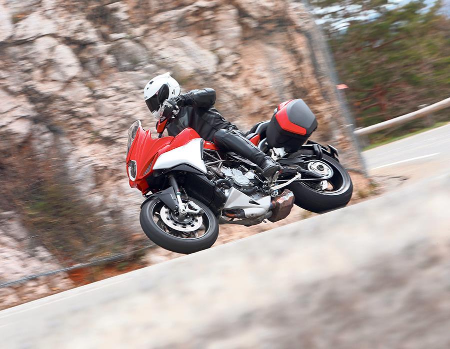 Cornering on the standard MV Agusta Turismo Veloce 800 