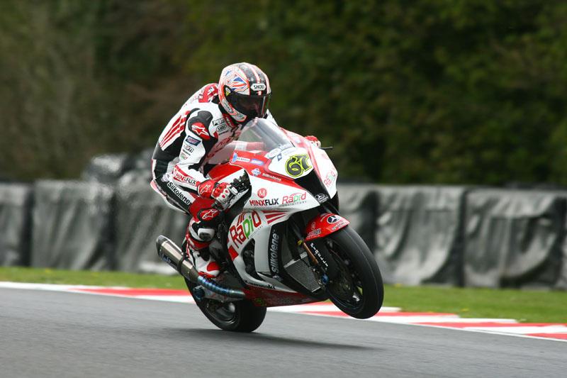 Oulton Bsb Shakey Makes Amends In Race Two