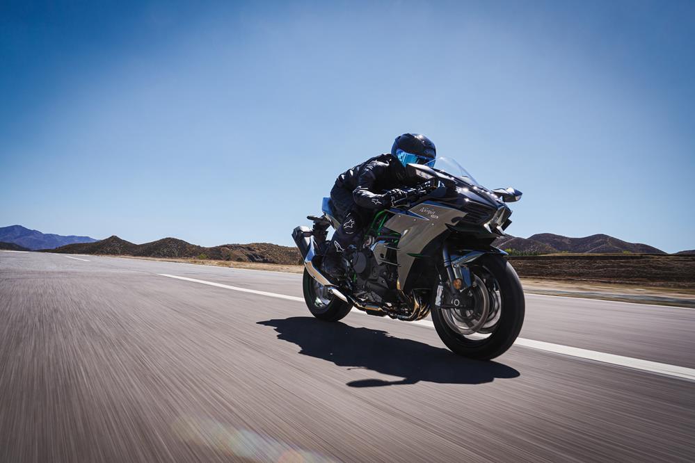 kawasaki-ninja-h2-sportsbike-returns-to-the-uk-for-2027