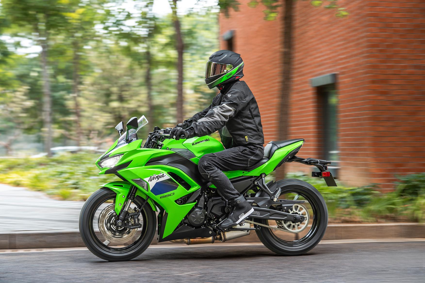 Kawasaki Ninja 650 gains suspension and braking updates