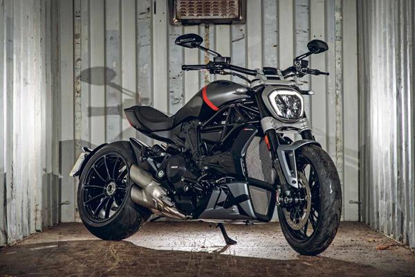 A static view of the 2021 Ducati XDiavel Black Star