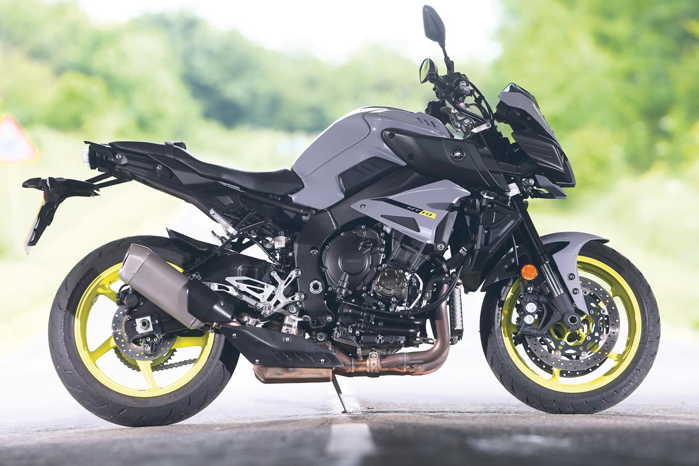 Yamaha mt 10 clearance touring