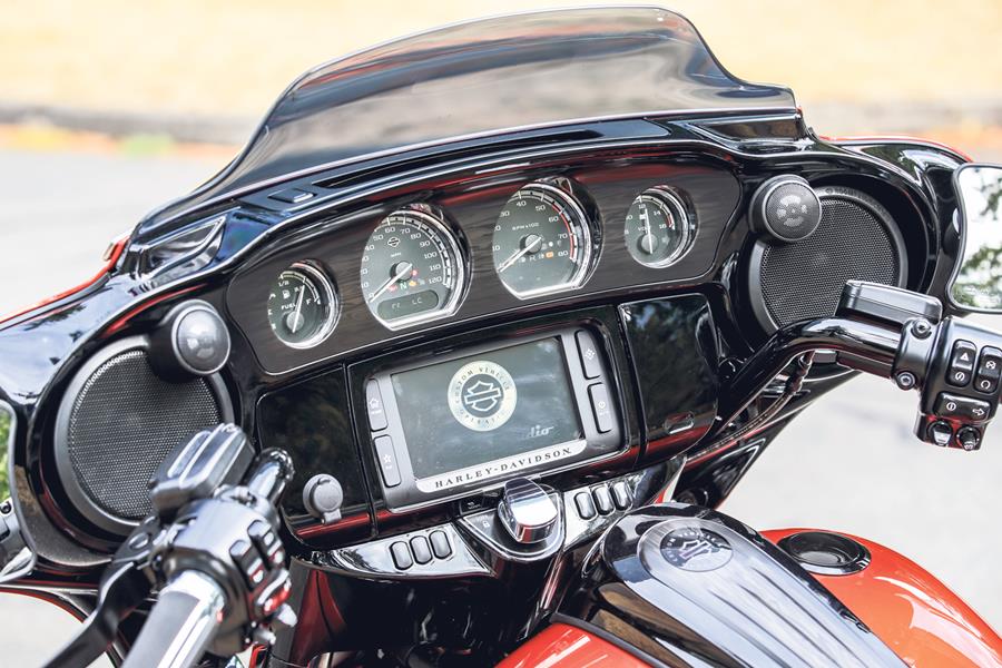 Harley-Davidson Street Glide clocks