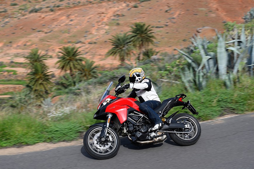 multistrada 950 vs africa twin