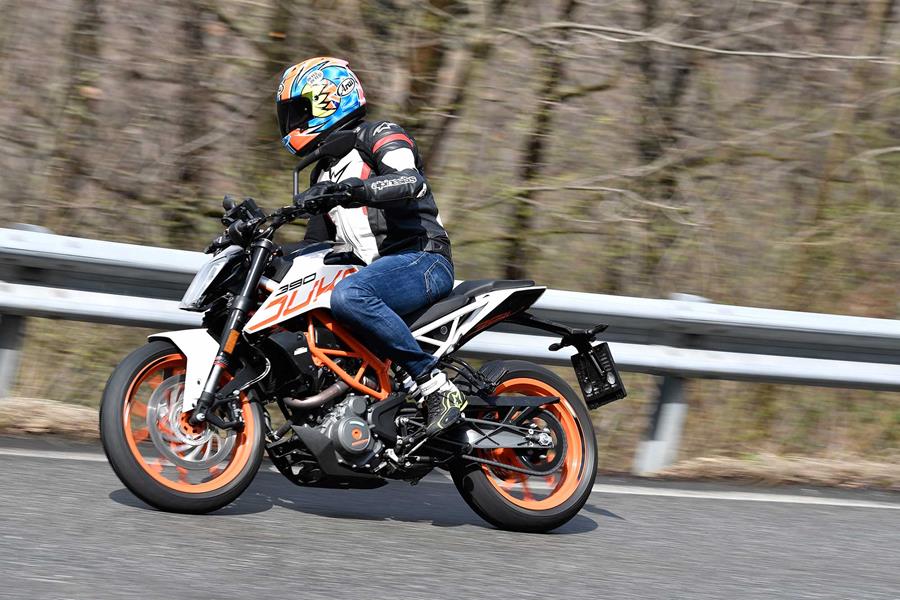 Cornering on the KTM 390 Duke