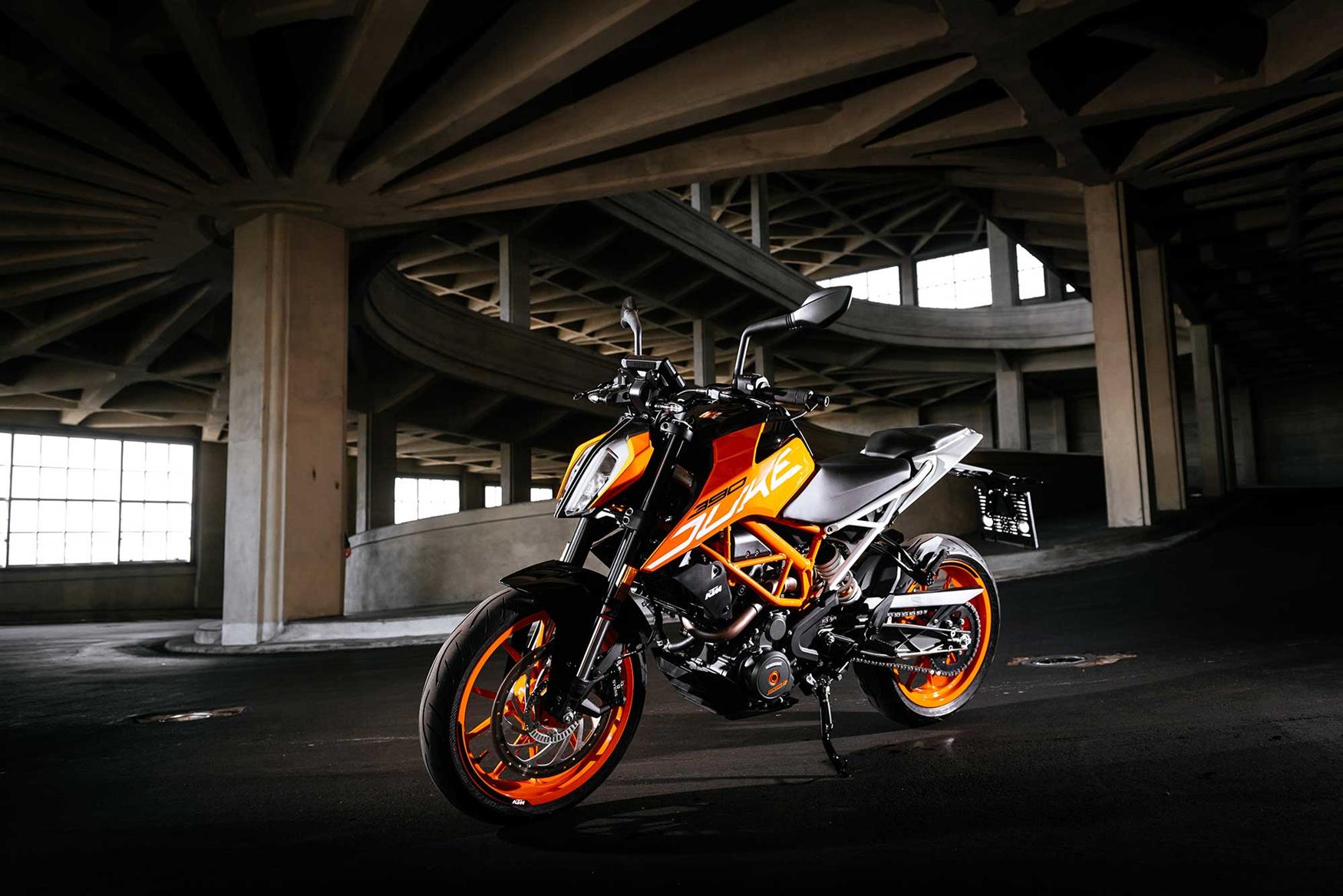 KTM 390 Duke (2017-on) Review | Speed 