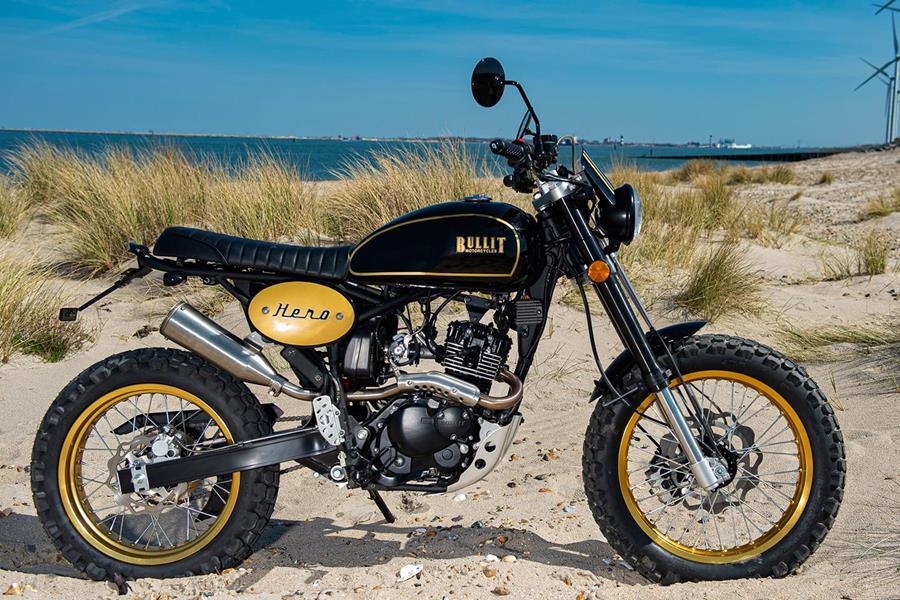 Bullit Hero 125 in black and gold