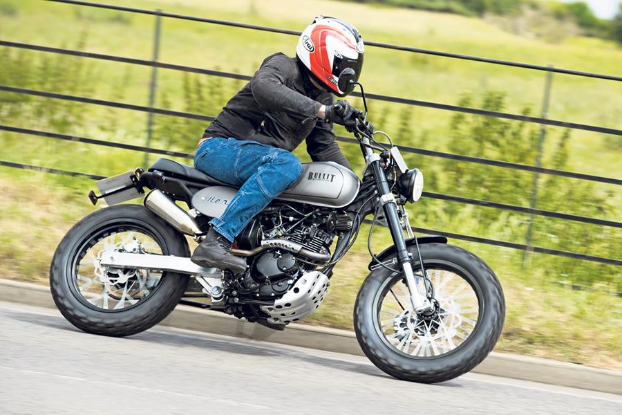 Riding the Bullit Hero 125