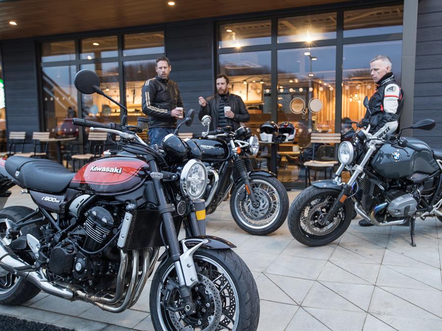 Kawasaki Z900RS vs Triumph Thruxton 1200 vs BMW R nineT Pure