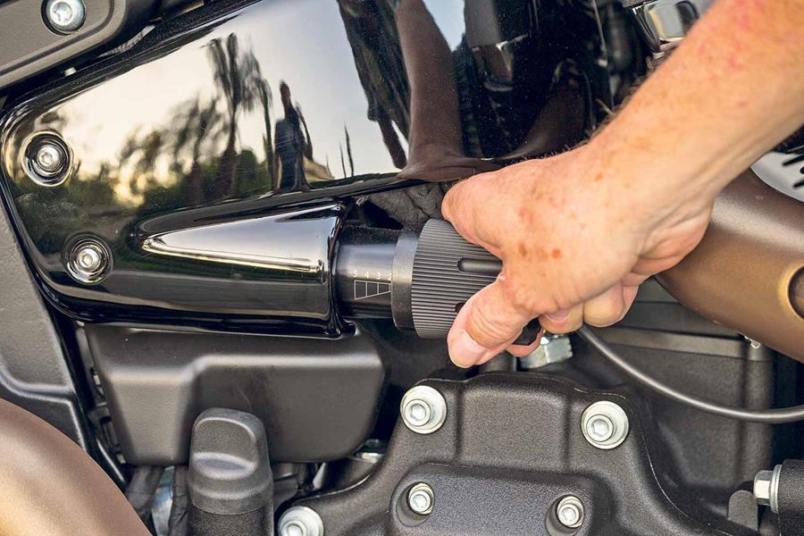 Harley-Davidson Fat Bob adjustment