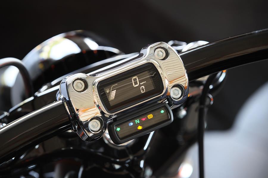 Harley-Davidson Breakout dash