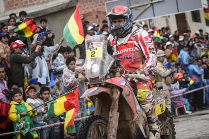 Race leader Barreda rode the last 120km with broken handlebars