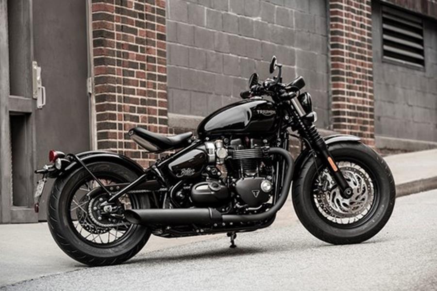 Triumph Bonneville Bobber Black static side profile