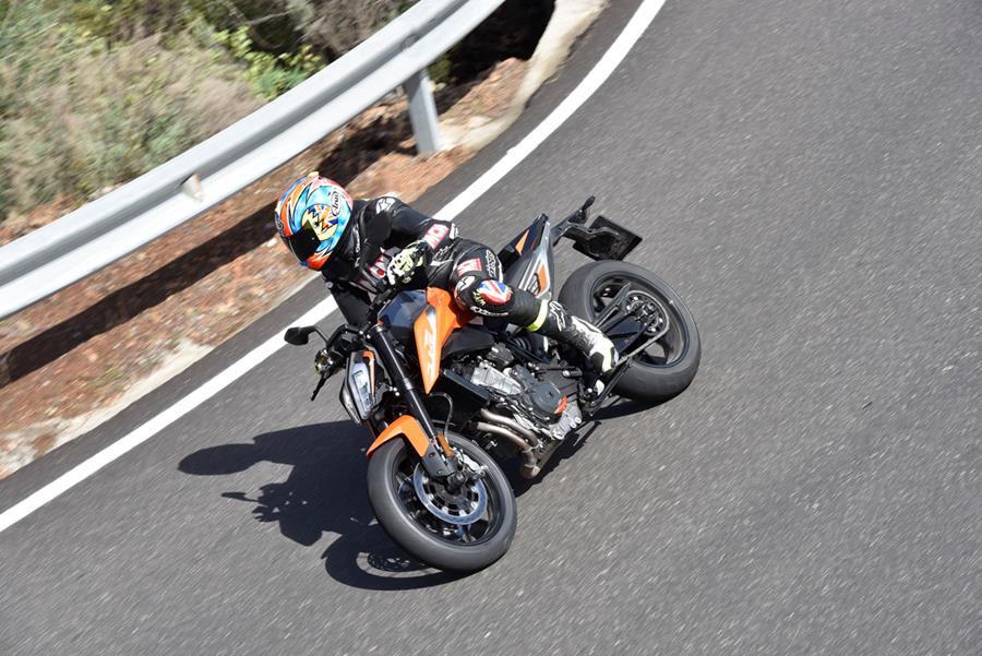 KTM 790 Duke cornering very fast