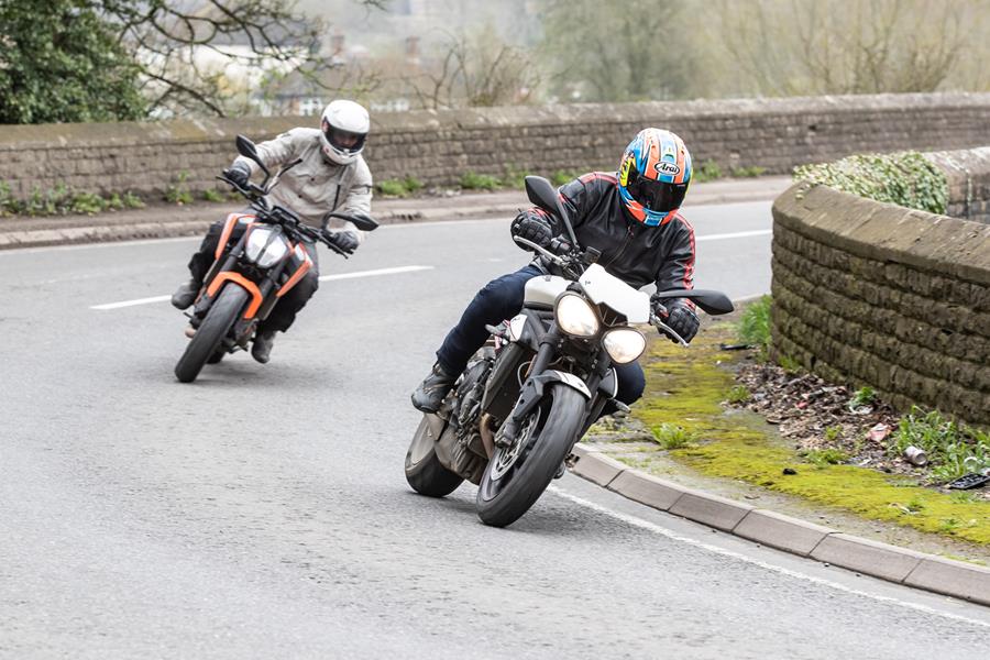 KTM 790 Duke vs Triumph Street Triple R