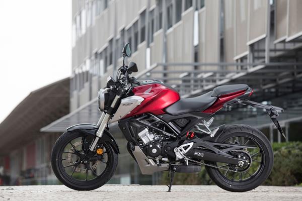 Honda CB125R review on MCN