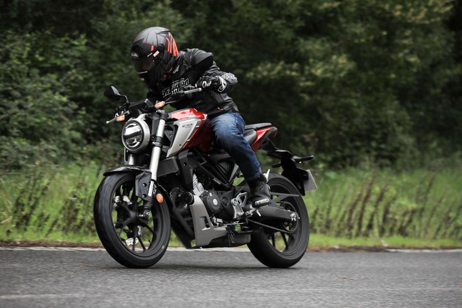 Cornering on the Honda CB125R