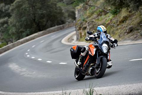 KTM 1290 SUPERDUKE GT (2016 on) Review