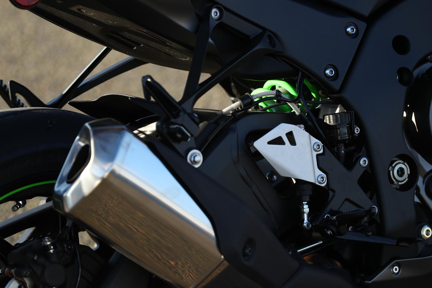 KAWASAKI ZX-10R SE (2018-on) Review | Specs & Prices