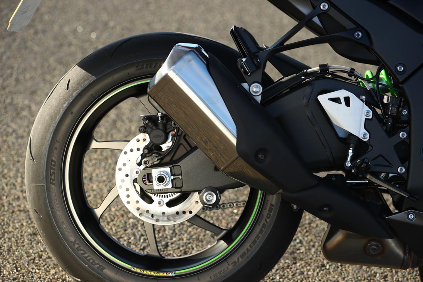 KAWASAKI ZX-10R SE (2018-on) Review | Specs & Prices