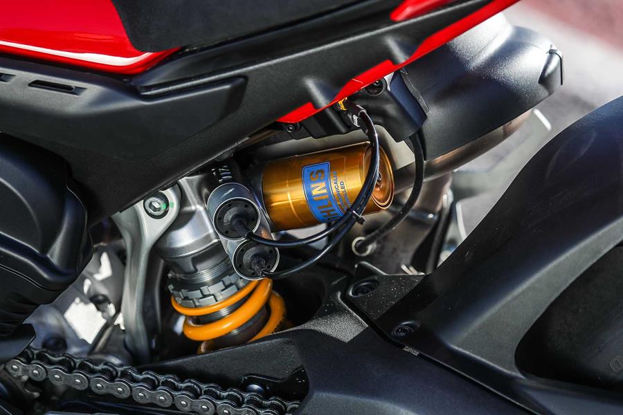 Panigale V4 enjoys Ohlins semi-active EC suspension