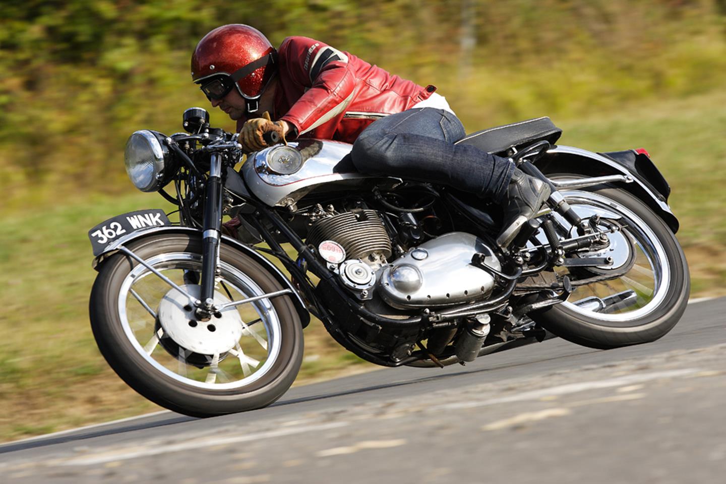 HIGH-TECH MODEL BSA DBD34 GOLD STAR プラモデル 1/12スケール