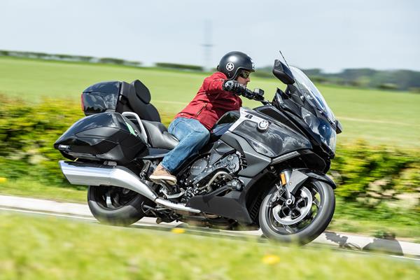 BMW K1600 Grand America tackles a corner