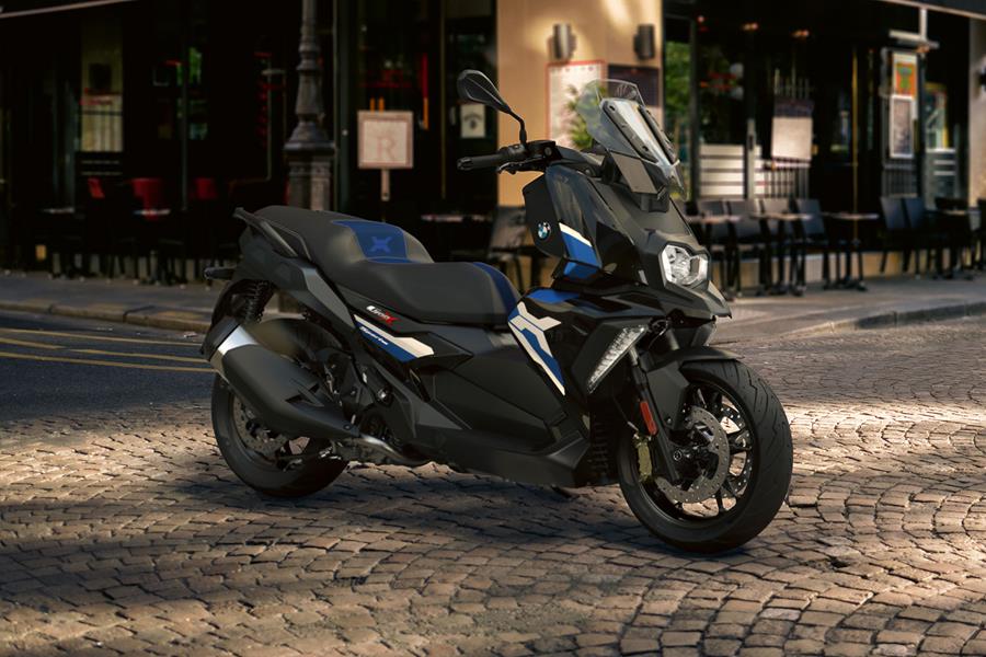 2021 BMW C400X black and blue