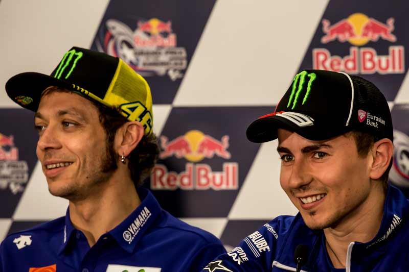 Rossi puts pressure on Marquez, Lorenzo looks to win | MCN