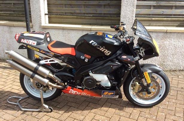 Tuono Racing Bike of the Day: Aprilia Tuono Racing