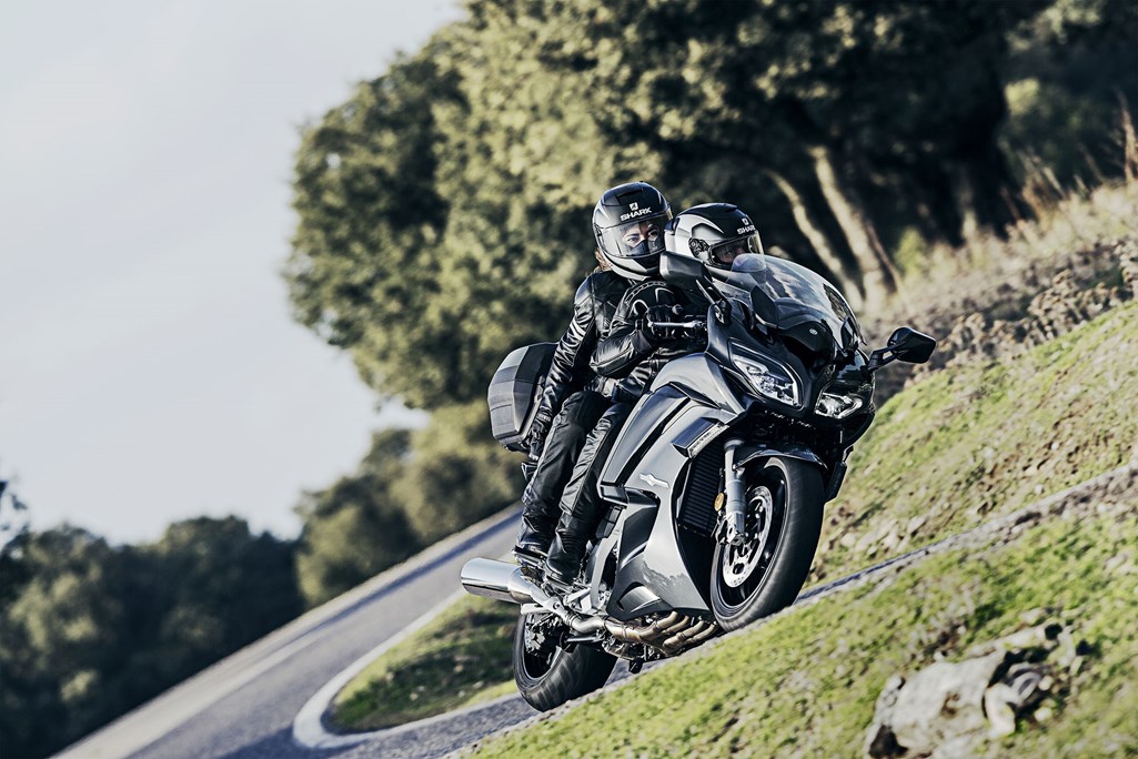 Fjr1300 Vs R1 Yamaha FJR 1300 AE (2016-2021) Review | Specs & Prices