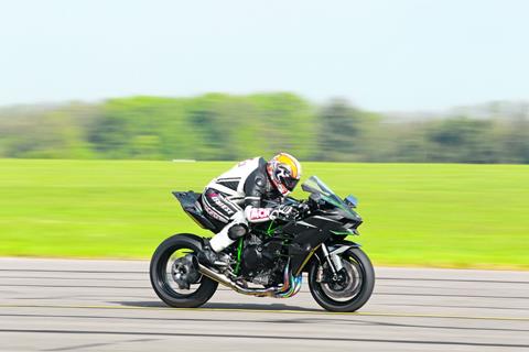 Video: Kawasaki H2R 'Flat Out'