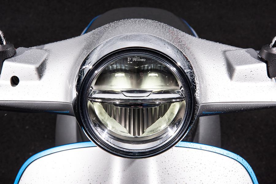 Vespa Elettrica headlight