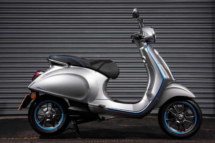 Vespa Elettrica right side