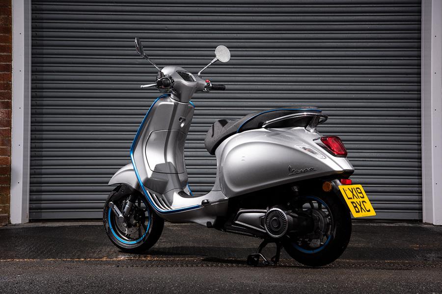 Vespa Elettrica rear quarter