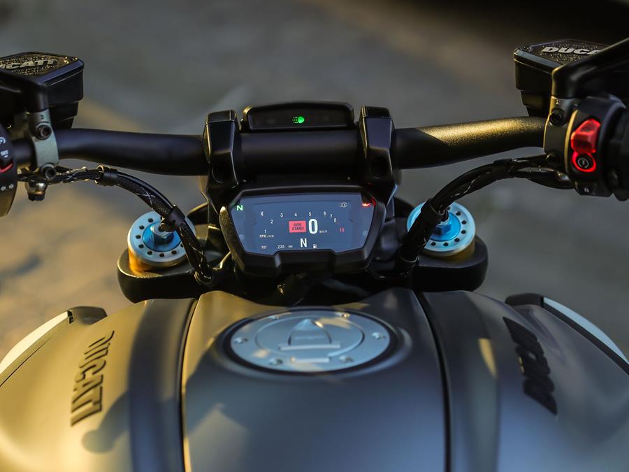 The 2019 Ducati Diavel - what the rider sees