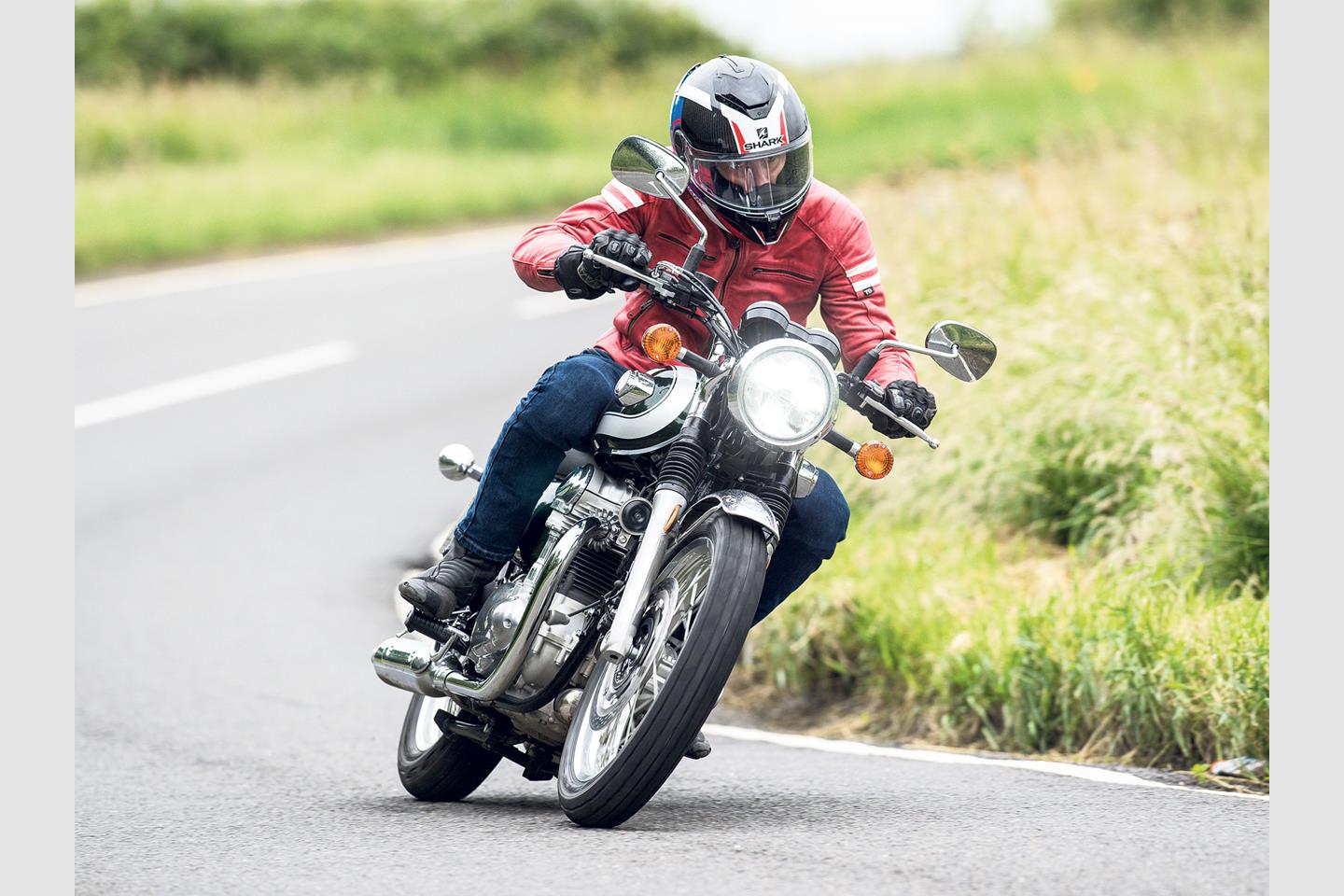 kawasaki-w800-corner.jpg?mode=max\u0026quality=90\u0026scale=down